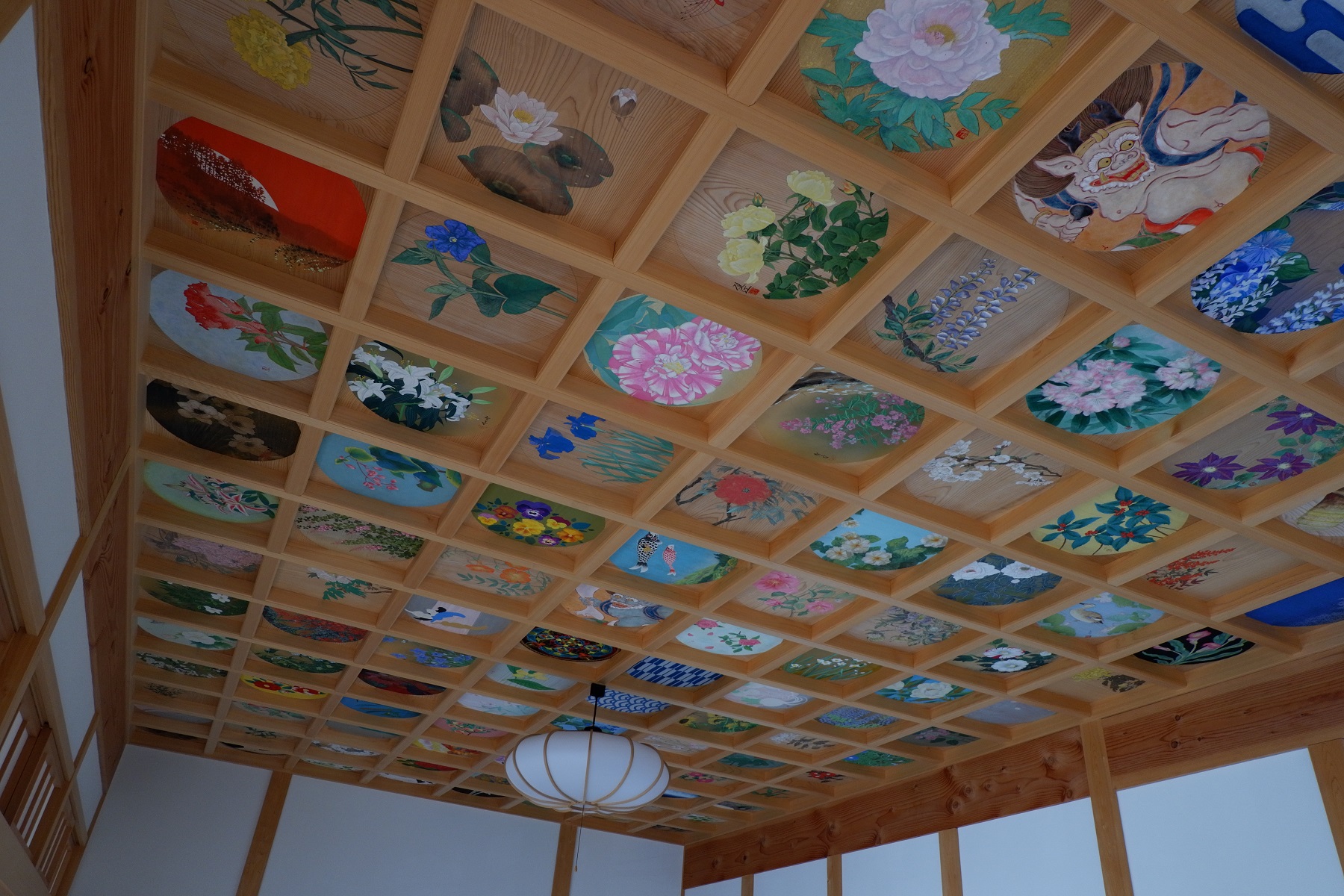 客殿の天井には160枚の絵があって、とても美しい
