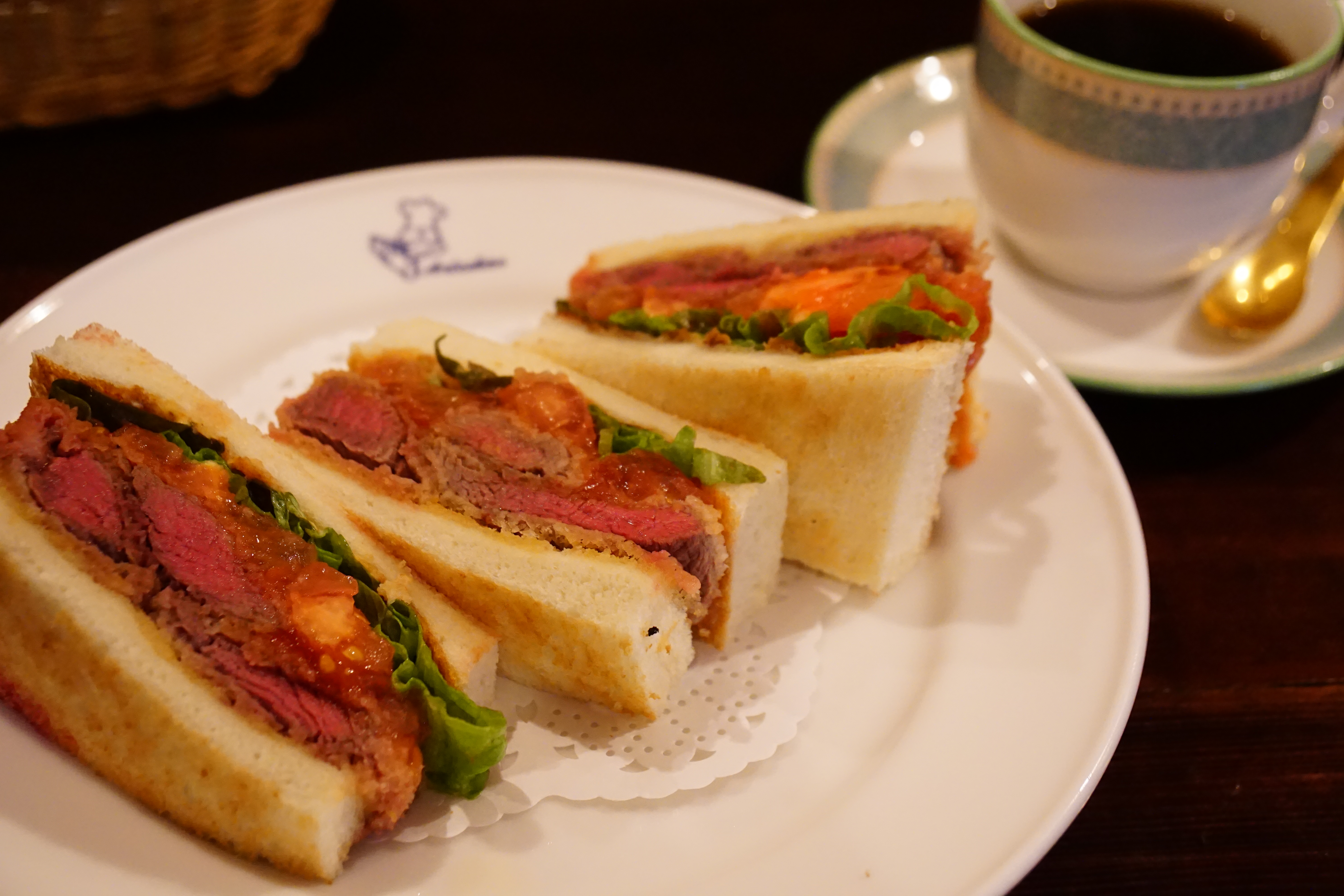 牛フィレ肉カツサンドをいただきました。