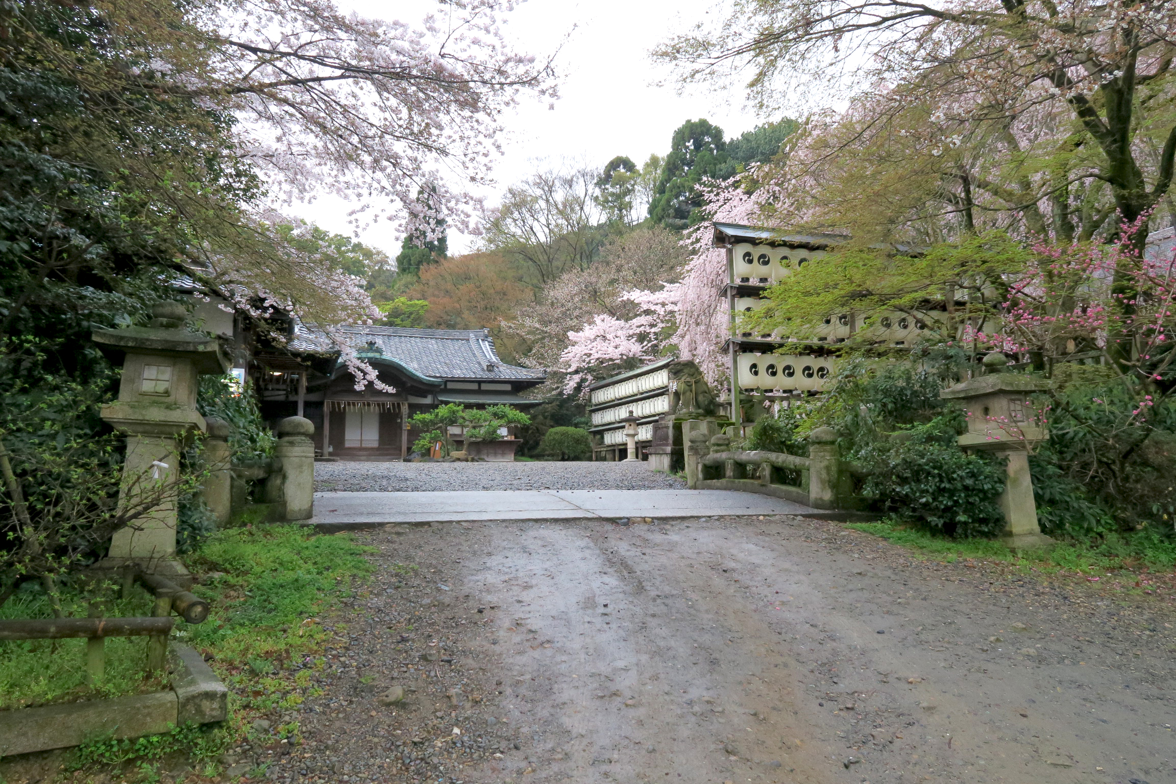 主君の仇討ちという大願を果たした大石内蔵助を祀る神社。「大願成就」のご利益があるそうです。